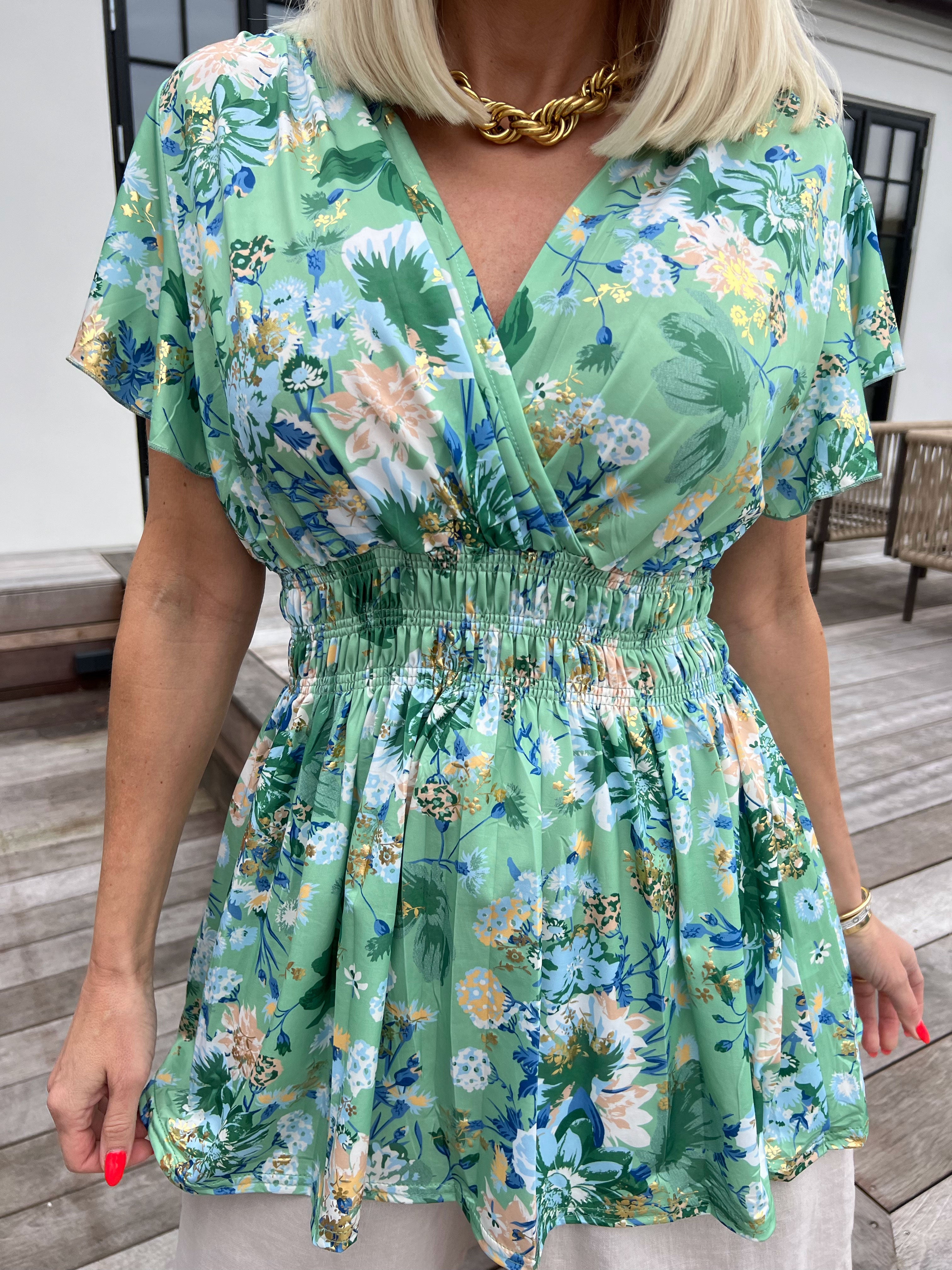 Pams Flower Shirt - Elastisk bluse med fine blomster og guld detaljer